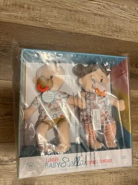 Wee Baby Stella Twin Baby Doll Set - Neutral Outfit